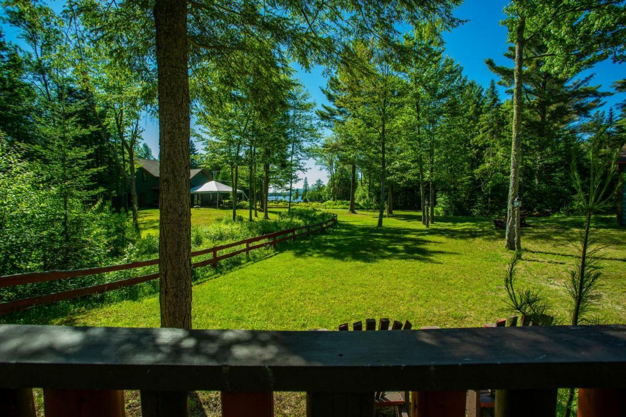 Lake Clear Lodge 外观 照片